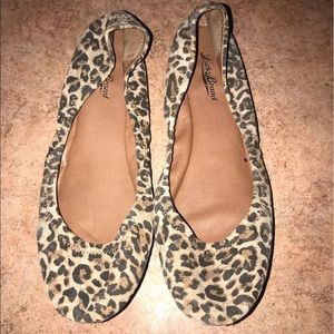 Size 10 lucky brand flats